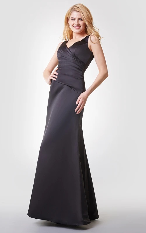Vestido largo de gasa fruncido con escote en V y espalda en V