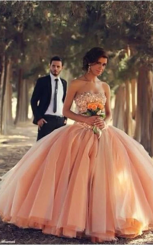 Robe de mariée rose sexy en tulle, style bal, bustier cœur, plissée, ornée de strass