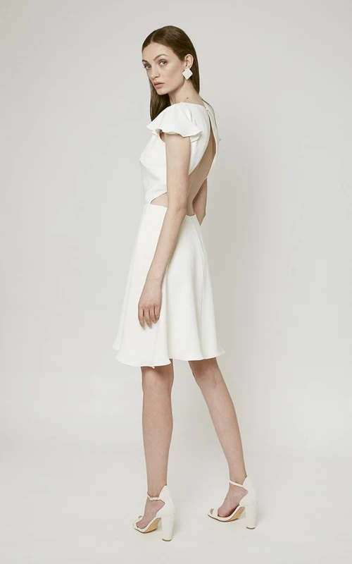 Vestido de novia moderno de gasa con mangas cortas