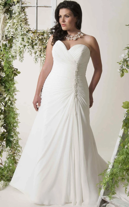 Vestido de novia de gasa de talla grande, largo hasta el suelo, con escote corazón, espalda cruzada y corsé.