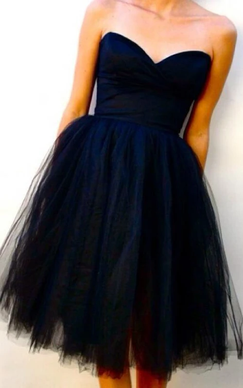 Robe de demoiselle d'honneur en tulle au design élégant et simple, décolleté en cœur