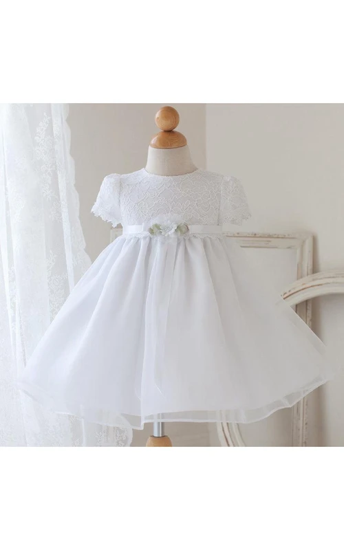 Robe en organza à col montant, manches bouffantes, coupe empire plissée, longueur cheville, col montant et plis, manches bouffantes