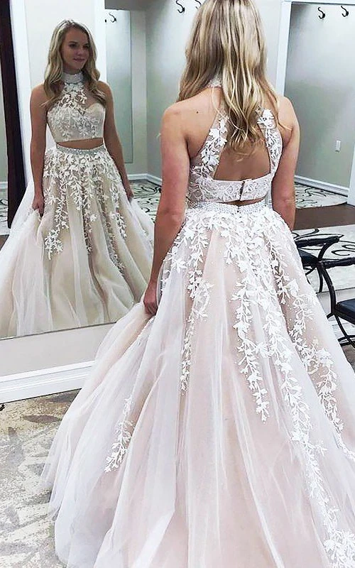 Ärmelloses A-Linien-Kleid aus Spitze und Tüll mit hohem Kragen und Schlüssellochausschnitt