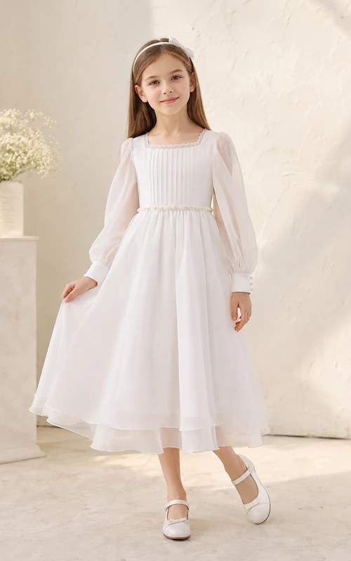 Weißes Chiffon-Teekleid mit eckigem Ausschnitt und Bischofsärmeln, perfekt für die Kommunion