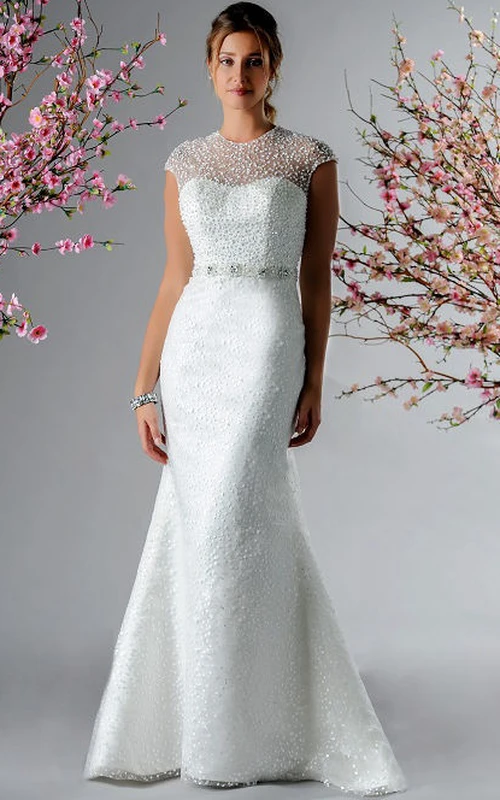 Paillettenbesetztes Meerjungfrauen-Brautkleid mit kurzen Ärmeln und Perlenverzierung an der Taille