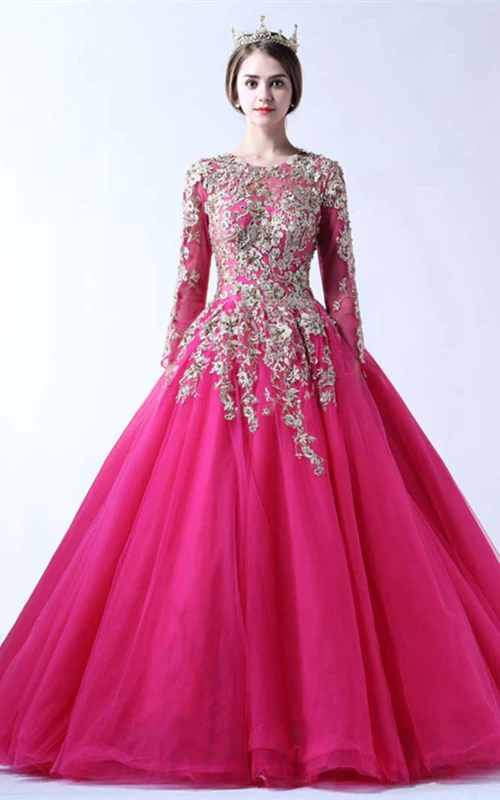 Robe de bal en tulle à manches longues en dentelle, col rond et dos nu en forme de goutte, avec col bijou et décolleté en forme de goutte.