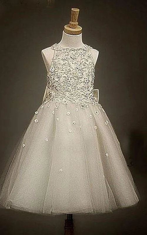 Robes de première communion pour demoiselles d'honneur, coupe trapèze, décolleté rond, sans manches, nœud papillon, longueur cheville, en organza, coupe trapèze, col rond, sans manches, longueur nœud papillon.