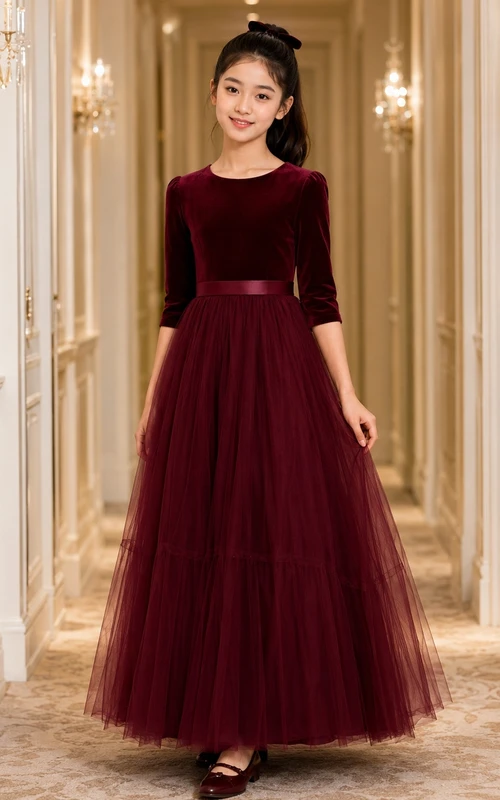 Robe de demoiselle d'honneur junior bordeaux, coupe trapèze, ornée de bijoux, manches trois-quarts et jupe à volants élégante