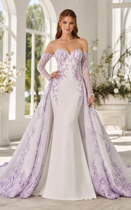 Lavendelfarbenes Brautkleid im Meerjungfrauenstil aus Satin mit floralem Muster, herzförmigem Ausschnitt, langen Ärmeln und Kapellenschleppe
