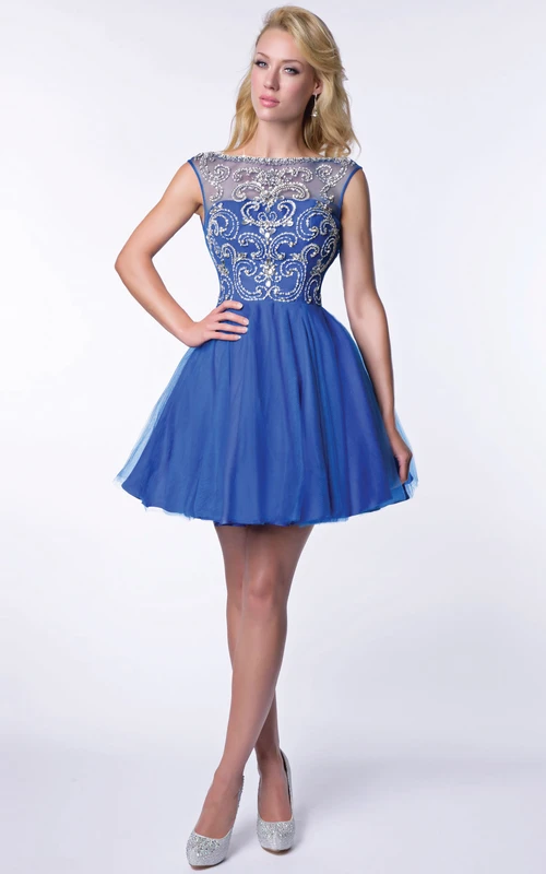 Robe de bal de promo en tulle, coupe trapèze, corsage perlé et dos nu plongeant en V
