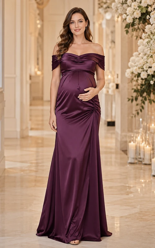 Vestido de maternidad de satén fruncido de manga corta con hombros descubiertos y corte imperio, color ciruela, ideal para invitadas.