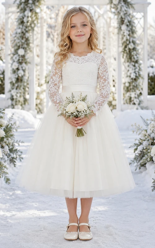 Vestido de niña de las flores de corte A para boda de invierno con mangas largas de ilusión, corpiño de encaje, falda de tul amplia, dobladillo a la altura de la rodilla, estilo formal de invierno.