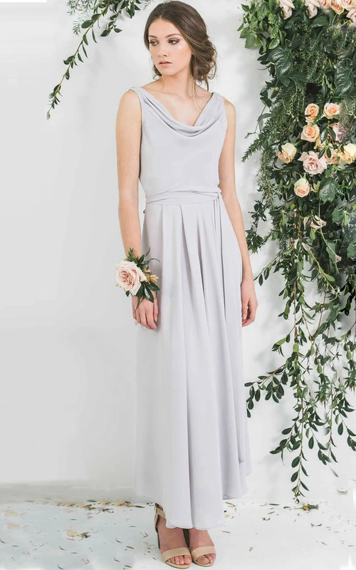 Knöchellanges, ärmelloses Chiffon-Brautjungfernkleid mit Wasserfallausschnitt
