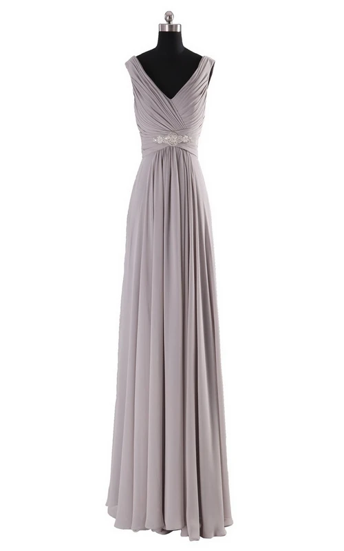 Robe longue empire sans manches en mousseline perlée à col en V