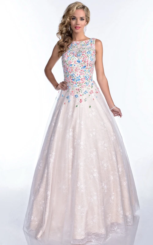 Robe de bal sans manches à col bateau et coupe trapèze en dentelle avec corsage orné de strass