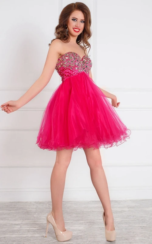 A-Linien-Kleid mit kurzem, ärmellosem Herzausschnitt, Tüll, Perlenstickerei, Rüschen und Reißverschluss