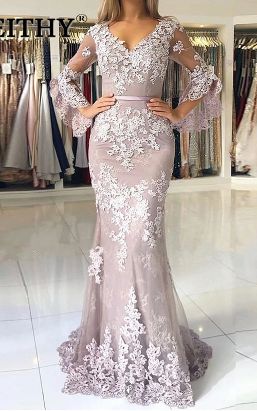 Robe de soirée élégante en dentelle, longue jusqu'au sol, traîne balayée, manches trompette 3/4