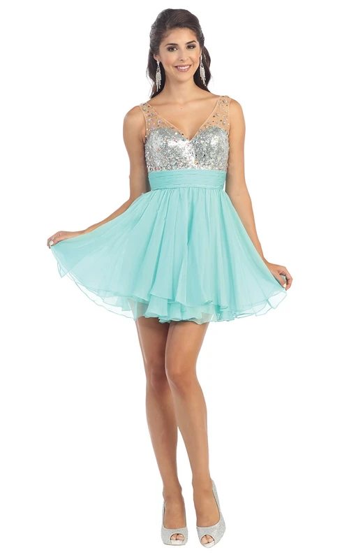Robe trapèze mini en mousseline de soie à sequins et dos nu en V orné de perles, sans manches, col V plongeant.
