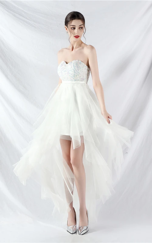 Vestido tubo de malla con cuentas florales colocadas