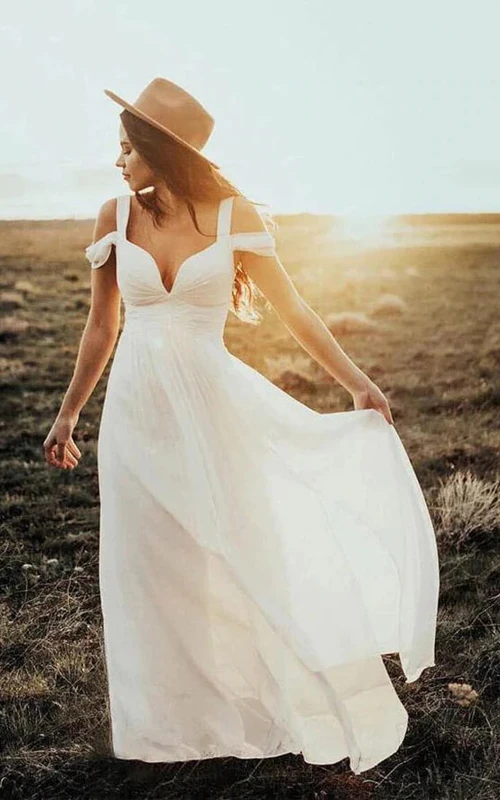Schlichtes, fließendes und plissiertes Brautkleid aus Chiffon im Empire-Stil mit Trägern