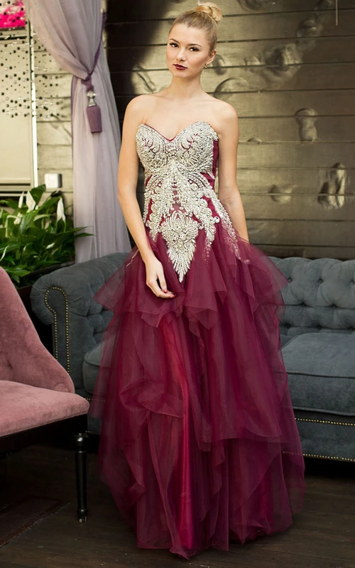 A-Linien-Kleid, bodenlang, herzförmig, ärmellos, aus Tüll, Rüschen, Perlenstickerei und Schnürung