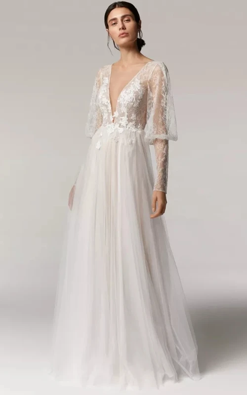 Boho-Brautkleid im A-Linien-Stil mit tiefem Ausschnitt, Illusion-Puffärmeln, Tüll und Schleppe