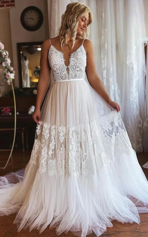 Robe de mariée blanche en dentelle à col en V avec ceinture