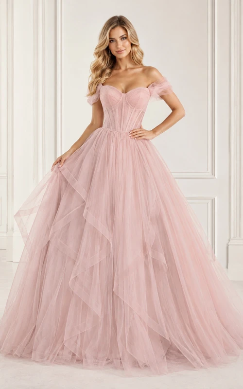Romantisches Prinzessinnen-Ballkleid aus Tüll, schulterfrei, mit herzförmigem Dekolleté und fließenden Rüschen.