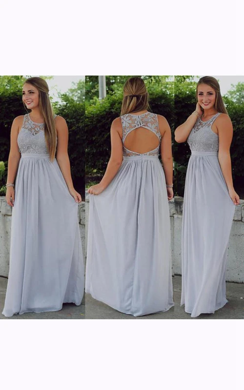 Robe longue sans manches en mousseline de soie et dentelle à découpe en forme de goutte et plis