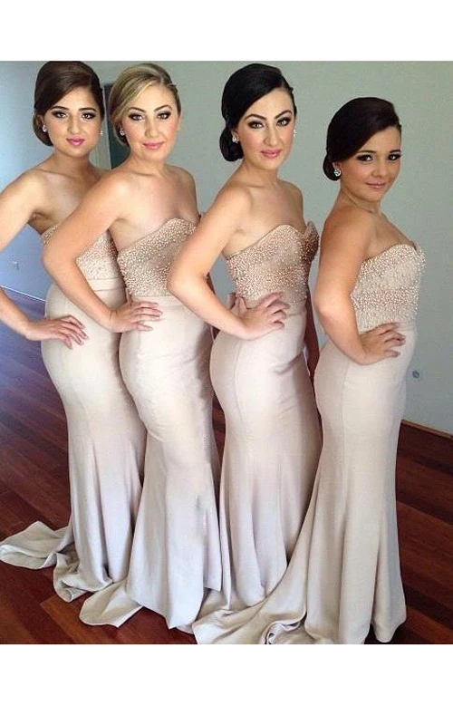 Meerjungfrauen-Kleid aus Chiffon mit langem, herzförmigem Ausschnitt, Glockenform, Drapierungen, Falten und Perlenstickerei