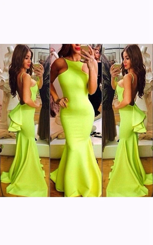 Vestido de sirena con cola larga y volantes, sin espalda