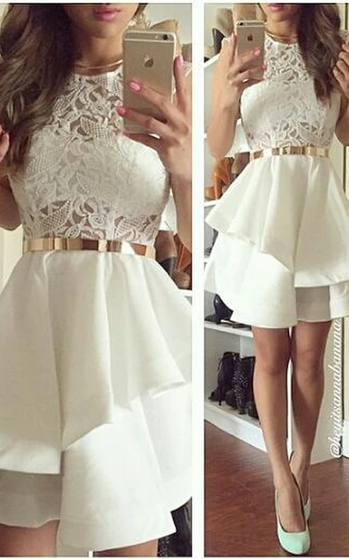 Nuevo vestido corto de cóctel blanco con efecto ilusión y volantes de encaje de dos capas.