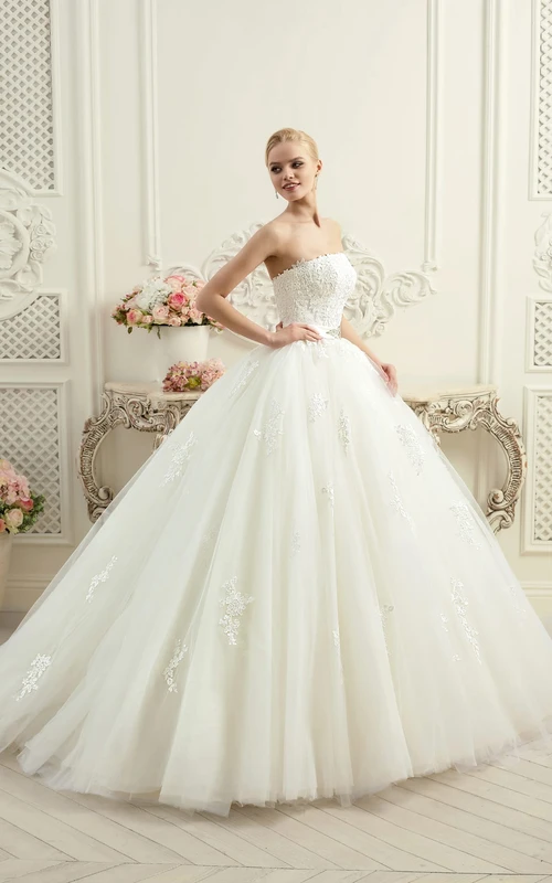 Langes, trägerloses, ärmelloses, rückenfreies Ballkleid aus Tüll mit Applikationen