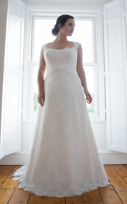 Sheath Floor-Length Queen Anne Sleeveless Lace Sweep Train  Dress