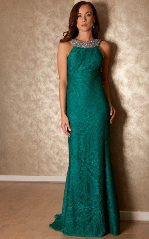 Ärmelloses, hochgeschlossenes Spitzen-Abendkleid mit Perlenbesatz und Schleppe