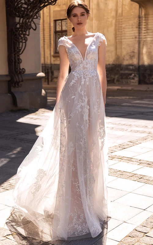 Elegantes, bodenlanges, rückenfreies A-Linien-Brautkleid aus Spitze mit Applikationen