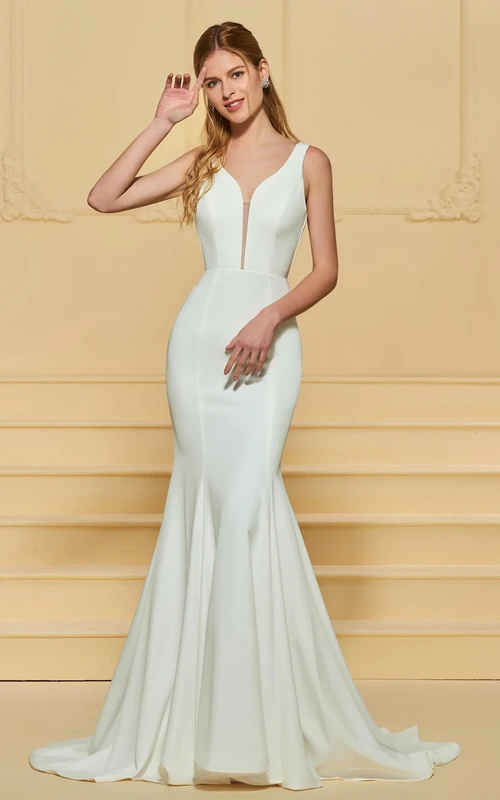 Elegante vestido largo de gasa con escote pronunciado en la espalda y espalda en V.