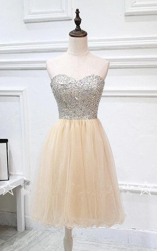 Robe bustier mini en tulle ornée de cristaux