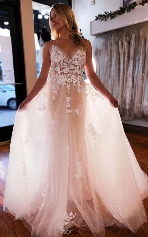Ätherisches, sexy Spaghetti-Brautkleid aus Tüll und Spitzenapplikationen
