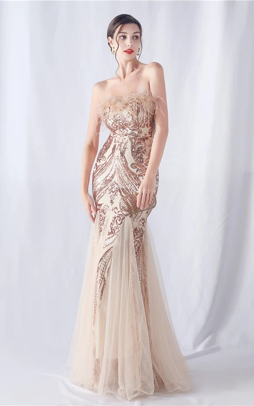 Vestido de noche de malla con lentejuelas y top palabra de honor con estampado de plumas de avestruz y flores para bodas y reuniones.