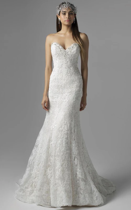 Vestido de novia de encaje con cuentas y escote corazón estilo sirena