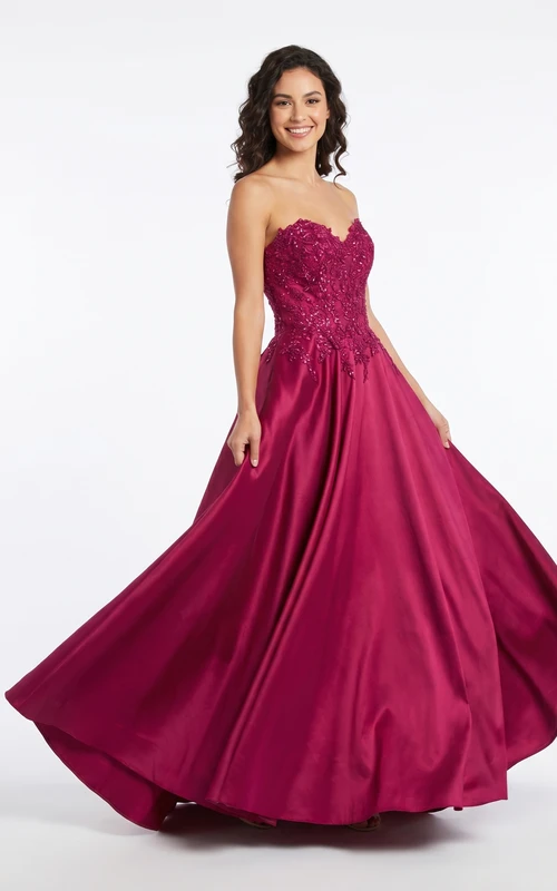 Vestido de fiesta de satén fucsia con corpiño de encaje sin tirantes