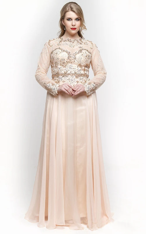Robe trapèze longue à col montant et manches longues en mousseline plissée ornée de perles et de fermeture éclair