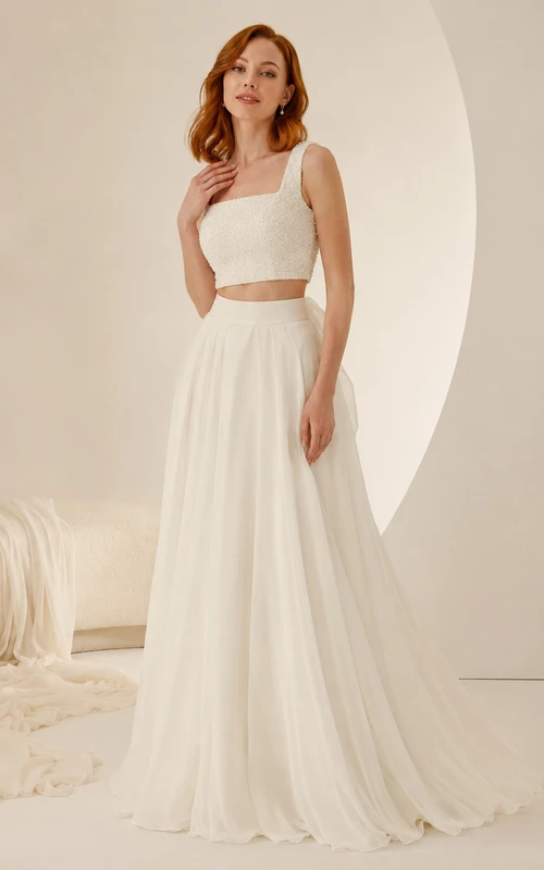 Robe deux pièces en mousseline de soie à col carré et dos noué