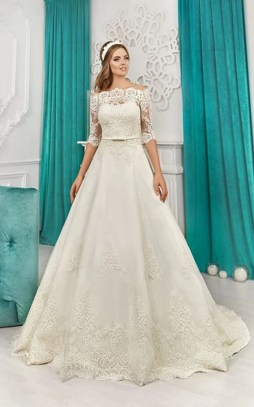 A-Linien-Kleid mit schulterfreiem Ausschnitt, halben Ärmeln, Applikationen und Schleife