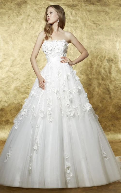 Vestido de novia largo de tul floral sin mangas ni tirantes, estilo espalda descubierta y lazo