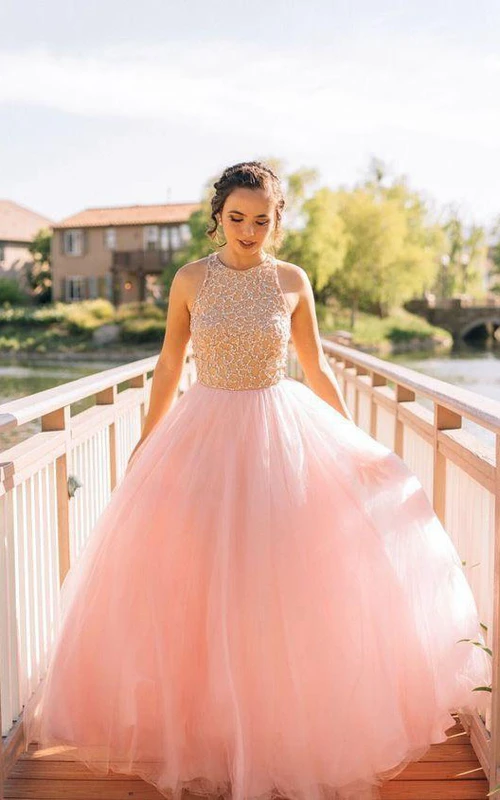 Ärmelloses, langes A-Linien-Ballkleid mit Spitze und Falten