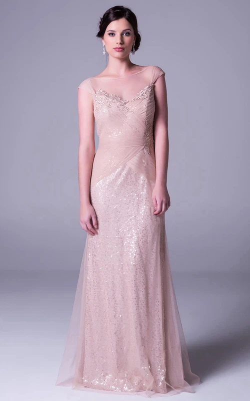Vestido de dama de honor de tul fruncido con escote barco y mangas cortas, espalda ilusión.