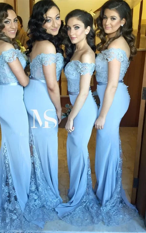 Sexy schulterfreies Meerjungfrauen-Brautjungfernkleid in Blau mit Spitzenapplikationen, Reißverschluss und Knopfleiste am Rücken
