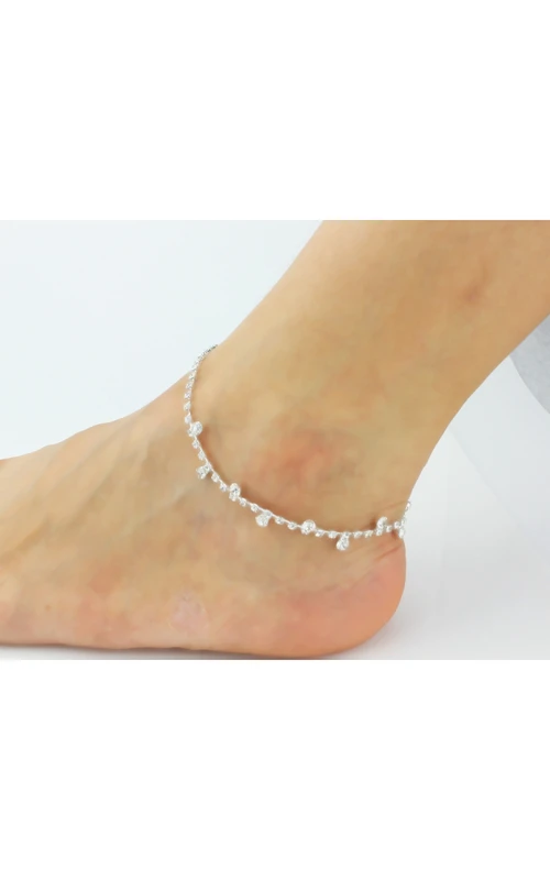 Neue Modelle diamantbesetzter Fußkettchen im Western-Stil